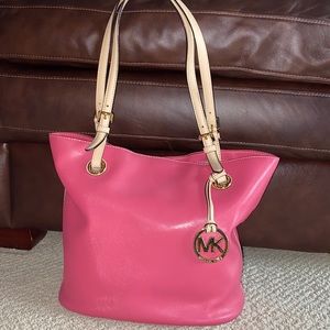 Michael Kors Bucket Tote Purse